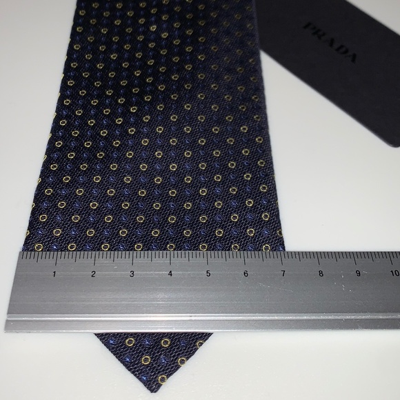 Prada Cravatta Microdisegni Navy Blue and Gold Dots 100% Silk Tie New with Tag - Picture 2 of 8